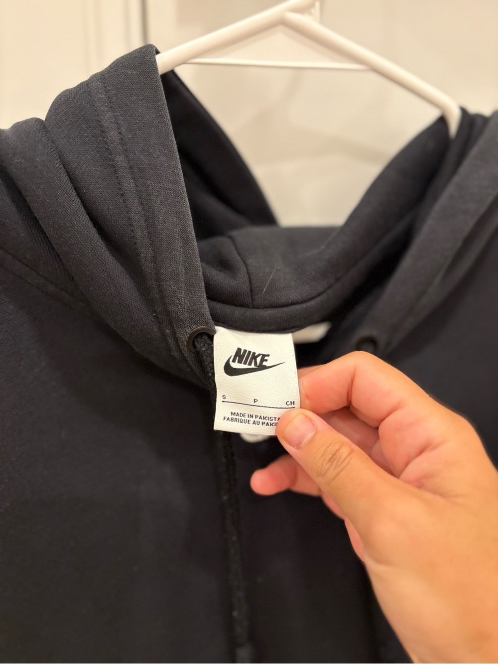 Nike Black Women's Pullover Hoodie - Picture 4 of 9